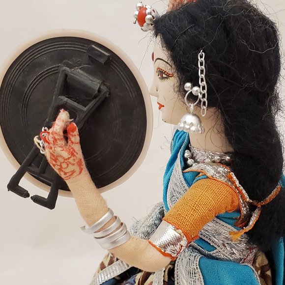 Traditional Rajasthan Woman Facing a Mirror on a Meadow - Picture 8 of 10